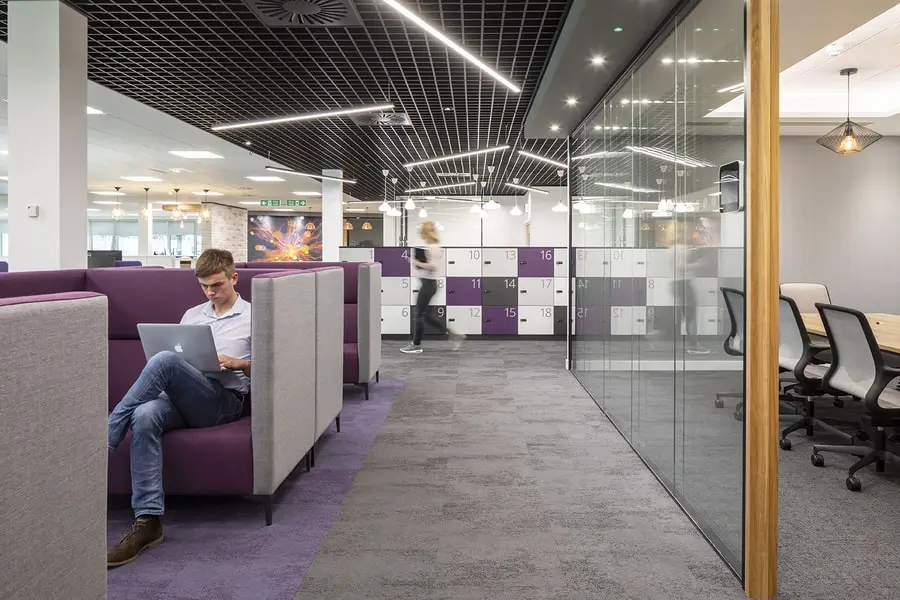 Hiking guides and website for tourists